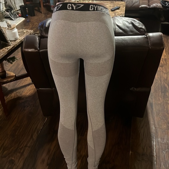 Gymshark Light Gray Leggings - Picture 4 of 4